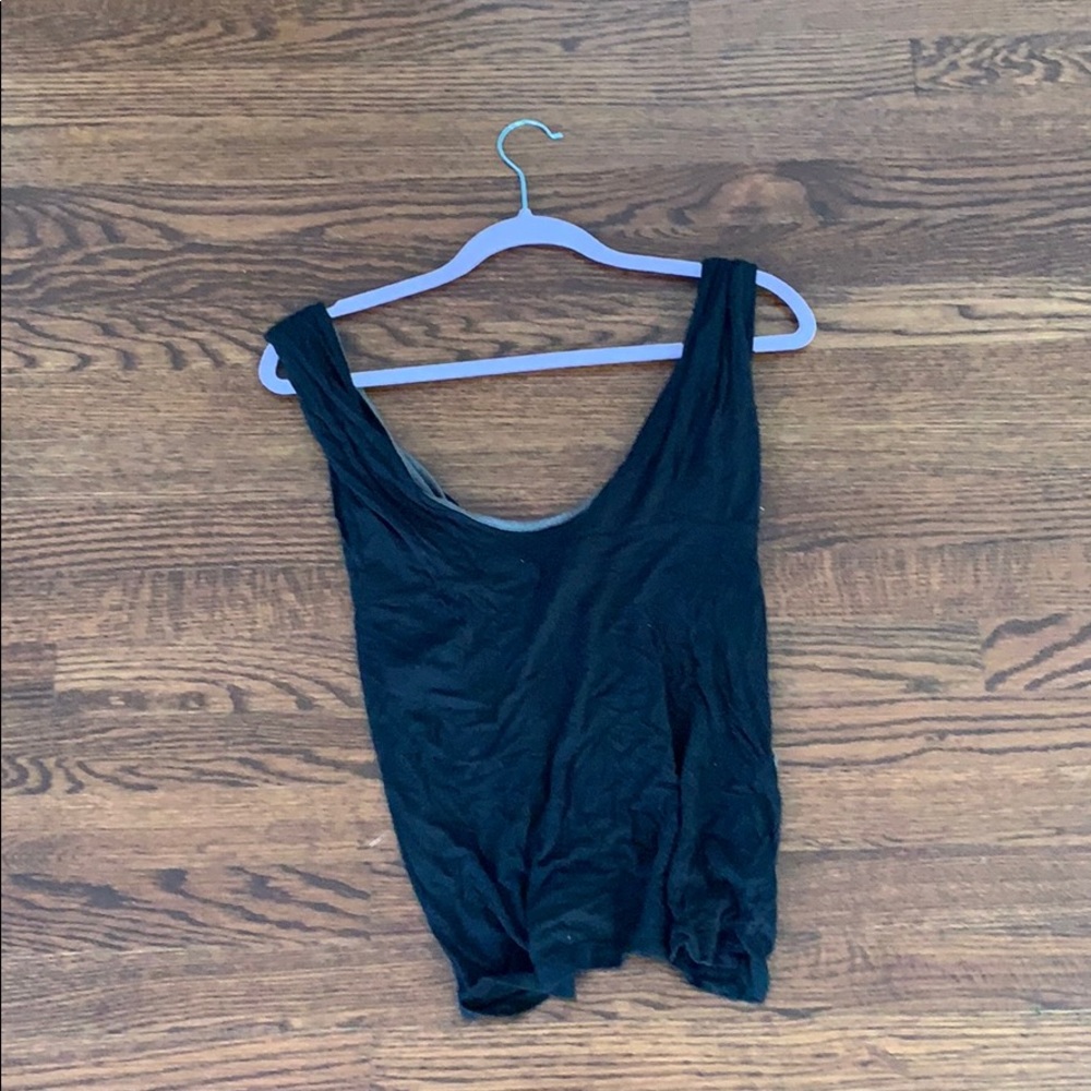 🎶Black crop top🎶